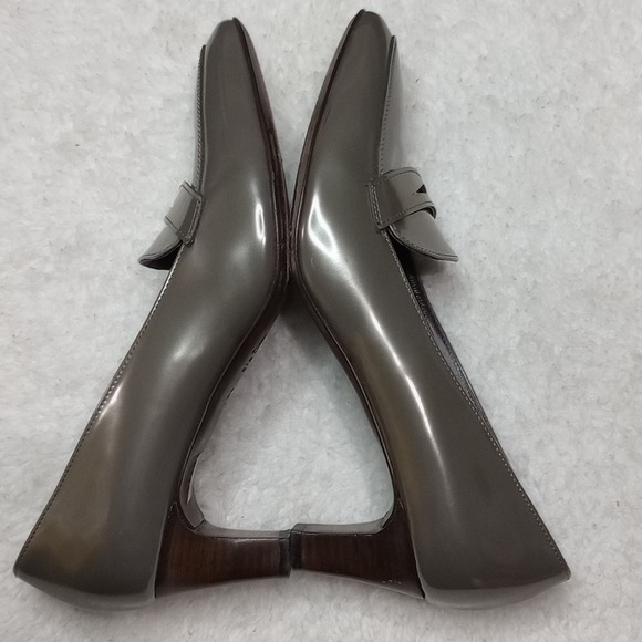 AGL Grey Patent Pointed Toe Penny Loafer Pump Wetty Pebble Heels SZ 37.5 - Picture 4 of 8